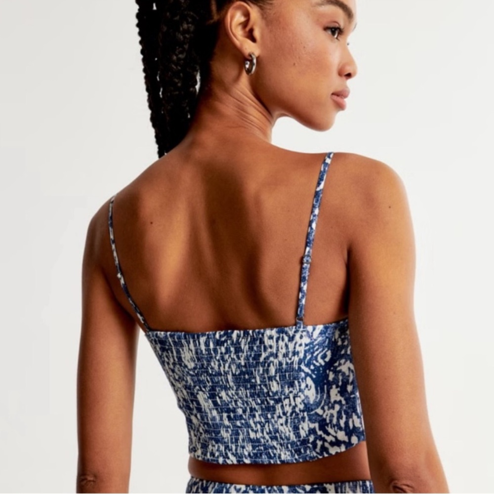 Abercrombie & Fitch Crinkle Textured Squareneck Tank Top Crop blue white M A&F - Picture 2 of 6